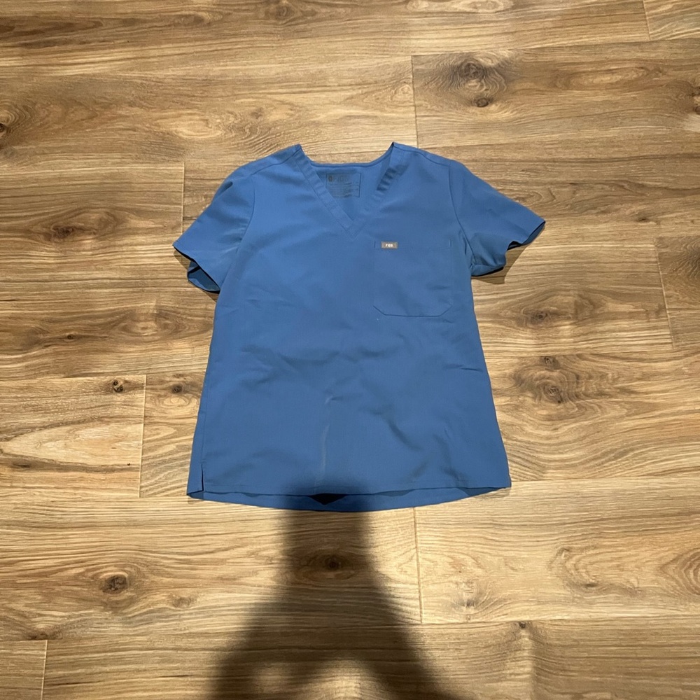 Light blue figs Catarina scrub top